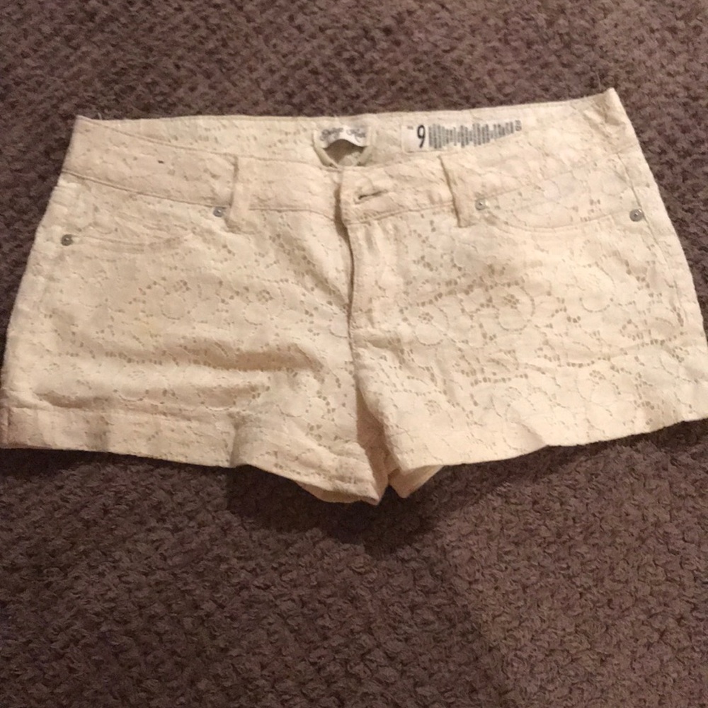 Beige short shorts size 9